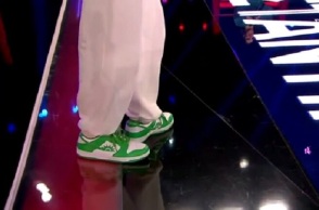 Η Τάμπτα με τα παπούτσια του ΠΑΣΟΚ