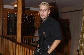 Τάσος Ξιαρχό:  Χλευάζει κορίτσι με παραπάνω κιλά για το ρούχο του