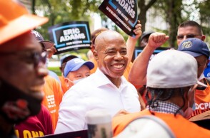 Ο Έρικ Άνταμς, ο δεύτερος Αφροαμερικανός δήμαρχος της Νέας Υόρκης