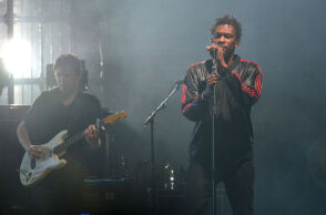 Οι Massive Attack δωρίζουν δύο prints του Banksy σε φιλανθρωπική δημοπρασία και σπάνε το παγκόσμιο ρεκόρ τιμής πώλησης για έργο του καλλιτέχνη