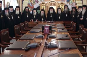 Η Ιερά Σύνοδος