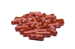 Κορωνοϊός - EMA: Επιταχύνει τις διαδικασίες για την έγκριση χρήσης του χαπιού της Merck