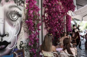 Με self test τα παιδιά έως 18 ετών στους μεικτούς χώρους