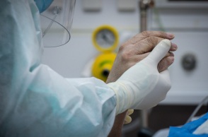 Μαρτυρία εργαζόμενου από το νοσοκομείο «Σωτηρία»: Ανεμβολίαστοι νοσούν και αρνούνται τον κορωνοϊό -Μηδέν απώλειες εμβολιασμένων