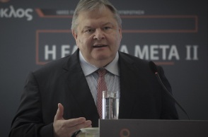 Ο πρώην υπουργός και πρώην πρόεδρος του ΠΑΣΟΚ, σχολιάζει την πορεία της πανδημίας και τα κυβερνητικά μέτρα  μέσα από άρθρο - παρέμβαση στον σαββατιάτικο Τύπο.