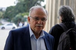 Ο Παπαδημούλης επικροτεί την Ολλανδή δημοσιογράφο: Είδος δημοσιογραφίας που σπανίζει στην Ελλάδα