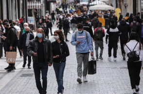 Στο τραπέζι νέοι περιορισμοί για ανεμβολίαστους   