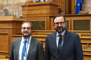 Ο βουλευτής Επικρατείας Χρήστος Ταραντίλης με τον διευθυντή Ψηφιακής Ανάπτυξης και Καινοτομίας του  Ιδρύματος Ωνάση δρ Πρόδρομο Τσιαβό