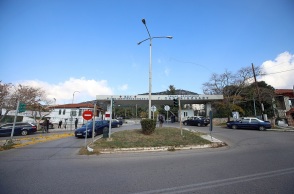 Ασθενής πέταξε τα σωληνάκια και έφυγε από το νοσοκομείο, τον βρήκαμε ημιθανή σε παγκάκι, λέει ο Νίκος Καπραβέλος