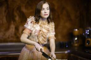 H Ιζαμπέλ Υπέρ στον «Γυάλινο κόσμο» του Ιβο βαν Χόβε στη Στέγη Ιδρύματος Ωνάση