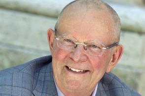 Πέθανε στα 88 του χρόνια ο νοτιοαφρικανός συγγραφέας Γουίλμπουρ Σμιθ