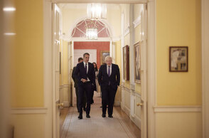 Ο πρωθυπουργός Κυριάκος Μητσοτάκης σε συνάντηση με τον Μπόρις Τζόνσον στην Ντάουνινγκ Στριτ στο Λονδίνο