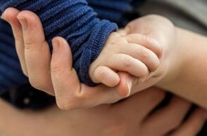 Κορωνοϊός: Σταθερή αλλά κρίσιμη η κατάσταση του βρέφους που νοσηλεύεται διασωληνωμένο