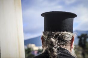 Κακοποίηση 34χρονης από πρώην ιερέα στα Χανιά: Ανήλικος τη βίασε παρουσία του