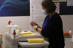 Η αδράνεια της κοινωνίας των υπερασπιστών του εμβολίου