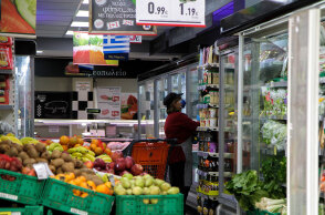 Στα σούπερ μάρκετ οι ανεμβολίαστοι μπαίνουν κανονικά, καθώς τα νέα μέτρα για κορωνοϊό που ανακοίνωσε ο Μητσοτάκης στο διάγγελμά του δεν τους επηρεάζουν