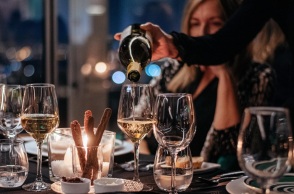 Tο La Suite Rooftop Restaurant .