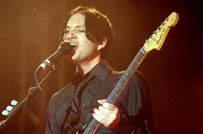 Placebo - Brian Molko - Στιγμιότυπο από τη συναυλία του γκρουπ στην Ελλάδα το 1999