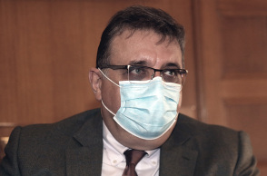 Κορωνοϊός: Η πρόταση Εξαδάκτυλου δεν άνοιξε δημόσιο διάλογο