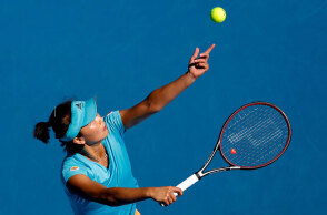 Η Πενγκ Σουάι, η Κινέζα τενίστρια, εμφανίστηκε μετά από απουσία τριων εβδομάδων μετά τις καταγγελίες που έκανε για σεξουαλική κακοποίηση από κυβερνητικό αξιωματούχο