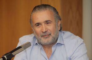 Στο πλευρό του Σερβετάλη ο Λαζόπουλος: Και εγώ δεν μπορώ να παίζω μόνο σε εμβολιασμένους