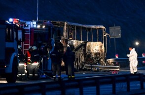 Το λεωφορείο μετέφερε παρανόμως 30.000 κροτίδες και μια παράνομη δεξαμενή λαδιού