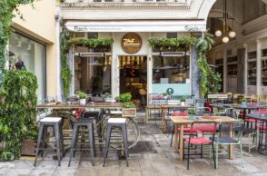 Zaf και School Pizza Bar στην πλατεία Αγίας Ειρήνης 