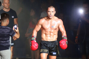 Ο Μιχάλης Ζαμπίδης σε αγώνα πολεμικών τεχνών (ΦΩΤΟ ΑΡΧΕΙΟΥ) - Ο διάσημος αθλητής αντιμετώπισε διαρρήκτες έξω από το σπίτι του