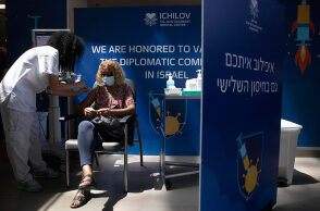 Ισραήλ: Άδεια στις μυστικές υπηρεσίες να παρακολουθούν τα τηλέφωνα των φορέων covid