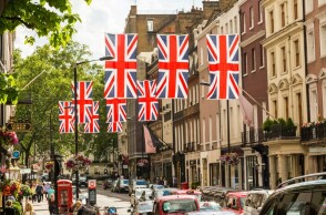 Βρετανία: Νέα μέτρα από σήμερα λόγω της μετάλλαξης Όμικρον 