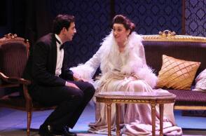 Ξανά στα πόδια της η Κατερίνα Βρανά - Οι συγκινητικές στιγμές στην πρεμιέρα της με τον Καπουτζίδη