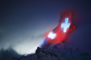 Η μετάλλαξη Όμικρον έφθασε στην Ελβετία, καθώς επιβεβαιώθηκαν τα πρώτα κρούσματα