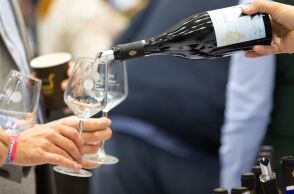 Μπουκάλι κρασί 