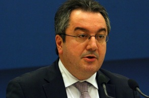 O καθηγητής κ. Ηλίας Μόσιαλος 