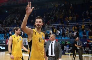 Στέφαν Γέλοβιτς: Θρήνος στο ελληνικό μπάσκετ, αλλά και στην οικογένεια της ΑΕΚ, μετά τον θάνατο του σπουδαίου παίκτη του συλλόγου, σε ηλικία 32 ετών. 