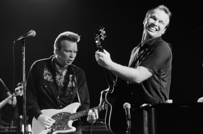 Το συγκρότημα The Blasters κατά τη διάρκεια συναυλίας