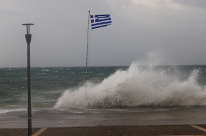 Στο μήνυμα από το 112 γίνεται λόγος για ακραία καιρικά φαινόμενα 