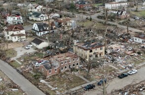 Πέντε πολιτείες των κεντρικών και νότιων ΗΠΑ έπληξαν ανεμοστρόβιλοι το βράδυ της Παρασκευής