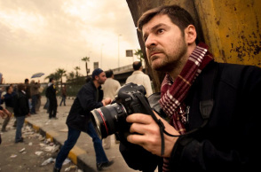 Hondros: Το ντοκιμαντέρ στο Netflix για τον πολεμικό ανταποκριτή