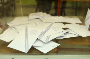 Ψήφοι στην κάλπη