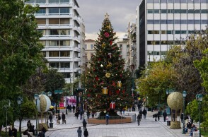 Το Χριστουγεννιάτικο δέντρο στην πλατεία Συντάγματος