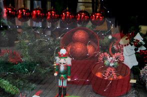 Χριστούγεννα 2021 με μέτρα για τον κορωνοϊο και ρεβεγιόν με περιορισμούς για τους ανεμβολίαστους