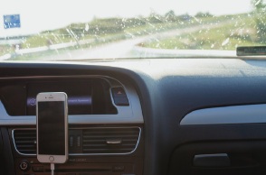 «Δεν μπορούσα να διανοηθώ ότι το αυτοκίνητο θα έβγαινε στον κεντρικό δρόμο», λέει ο άνδρας που έσωσε τα δύο παιδιά στα Χανιά