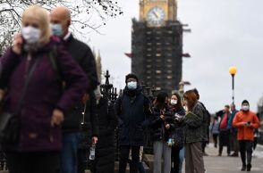 Imperial College: Η μετάλλαξη Όμικρον είναι το ίδιο σοβαρή με τη Δέλτα