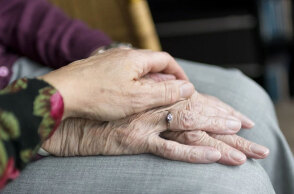 Ηλικιωμένοι σε οίκο ευγηρίας