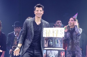 Ο ΣΥΡΙΖΑ καταγγέλλει τον δήμο Αθηναίων για συναυλία του Σάκη Ρουβά χωρίς θεατές και κόστος 215.000.