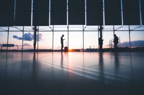 Covid-19: Χιλιάδες πτήσεις ακυρώθηκαν σε όλο τον κόσμο καθώς η Όμικρον αφήνει το σημάδι της στο σαββατοκύριακο των Χριστουγέννων	