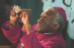 Ντέσμοντ Τούτου, αρχιεπίσκοπος και εμβληματική προσωπικότητα στη Νότια Αφρική