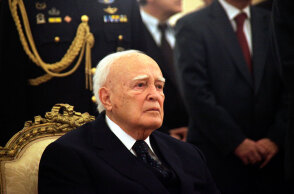 Κάρολος Παπούλιας