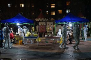 Έλεγχοι για κορωνοϊό στην πόλη Σιάν, την πιο πρόσφατη εστία Covid-19 στην Κίνα